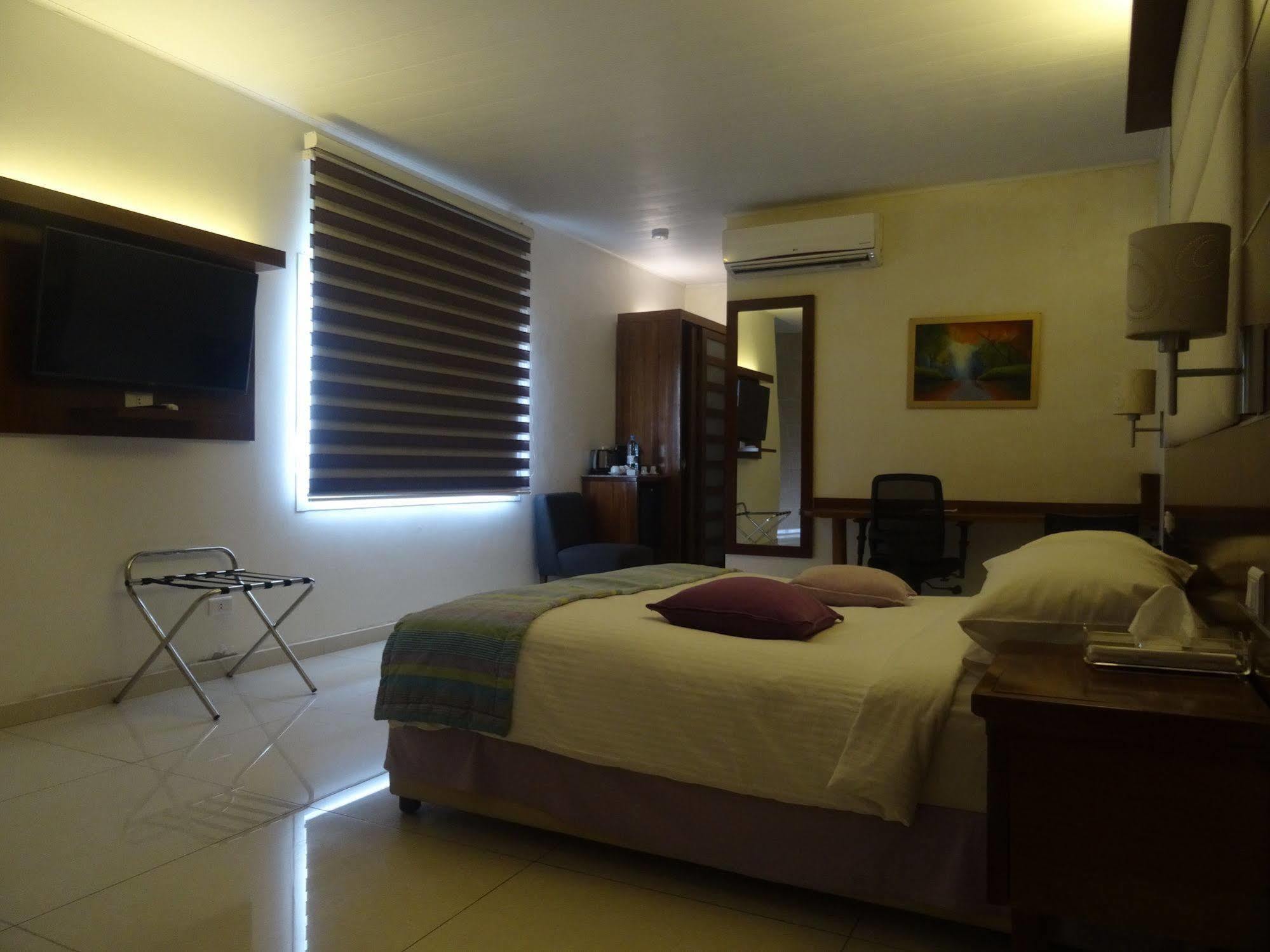 The Hub Hotel New England 외부 사진